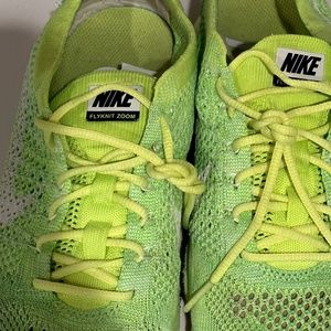 Nike Flyknit Zoom Laser Green Women's Size 7 (runs large)